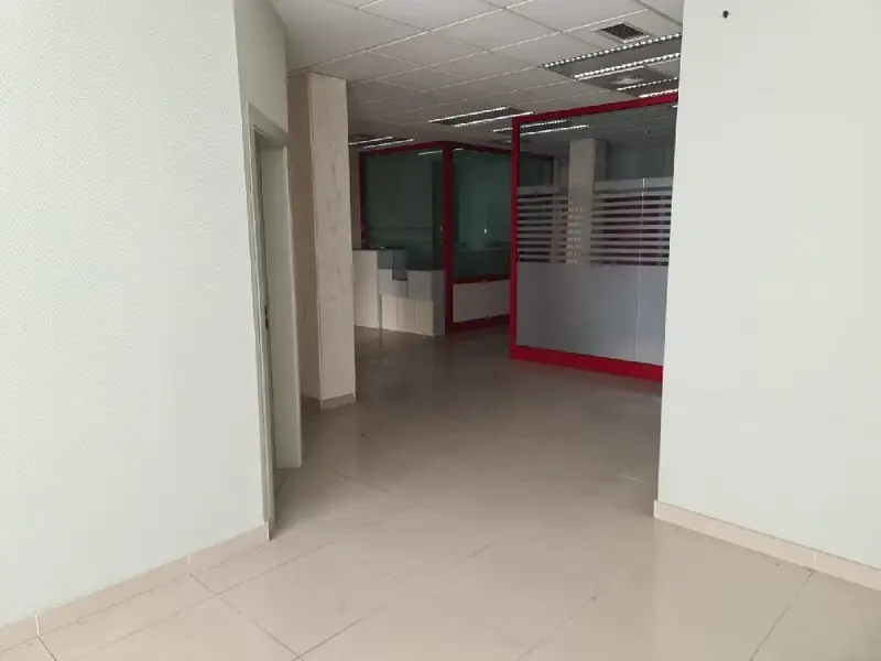 Venta Local Comercial Valdemoro Centro 5 aseos 2 garajes