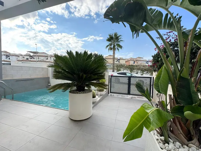 Chalet en Venta Los Balcones Orihuela Costa 3 Dormitorios Piscina Privada