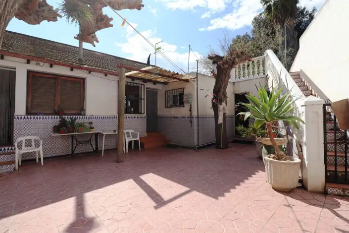 Villa de 5 Dormitorios en Venta Las Heredades