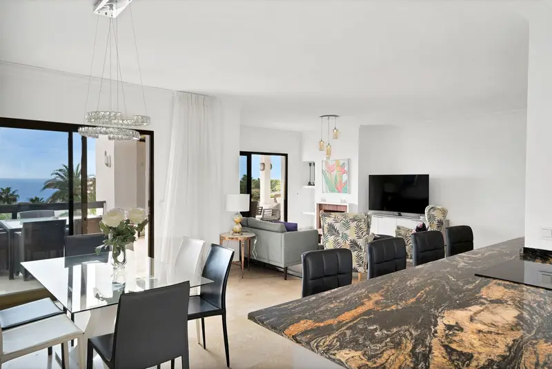 Ático Lujo Milla de Oro Marbella 3 Dormitorios Piscina Cerca Puerto Banús