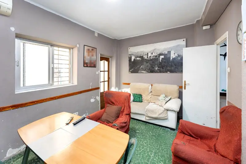 Casa en Venta Armilla 6 habitaciones 2 baños Local Comercial