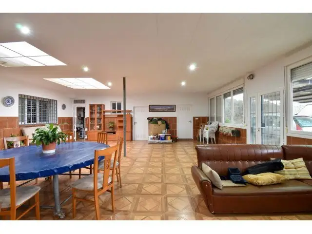 Finca Rústica con Gran Vivienda en Padul