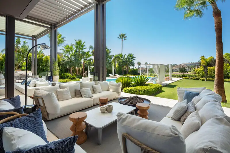 Villa de Lujo en La Cerquilla Marbella con Vistas al Golf