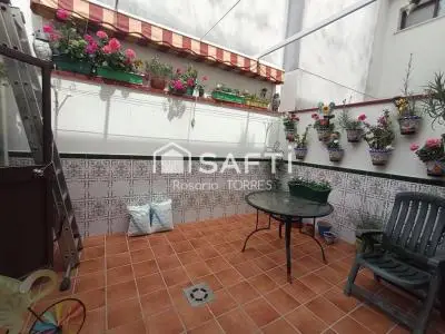 Casa en Las Pinedas 100m2 4 habitaciones Cerca de La Carlota