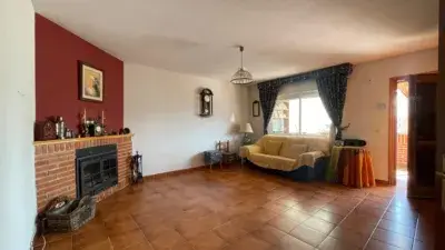 Casa en Venta Navaluenga 4 Dormitorios Garaje Trastero