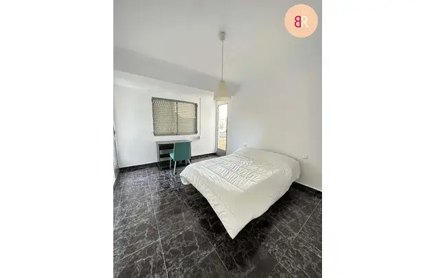 Habitaci
ón 90m
² Alicante Alquiler Larga Temporada