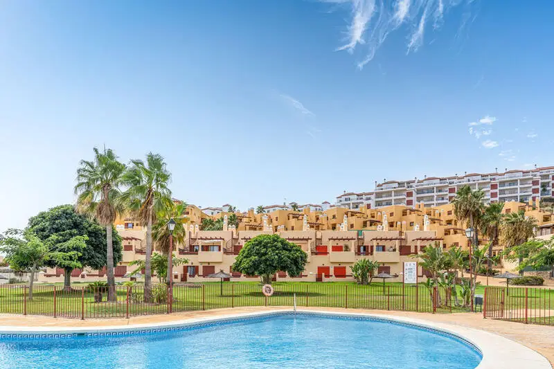 Apartamento 2 Dormitorios Vistas al Mar Cerca de Estepona y Marbella