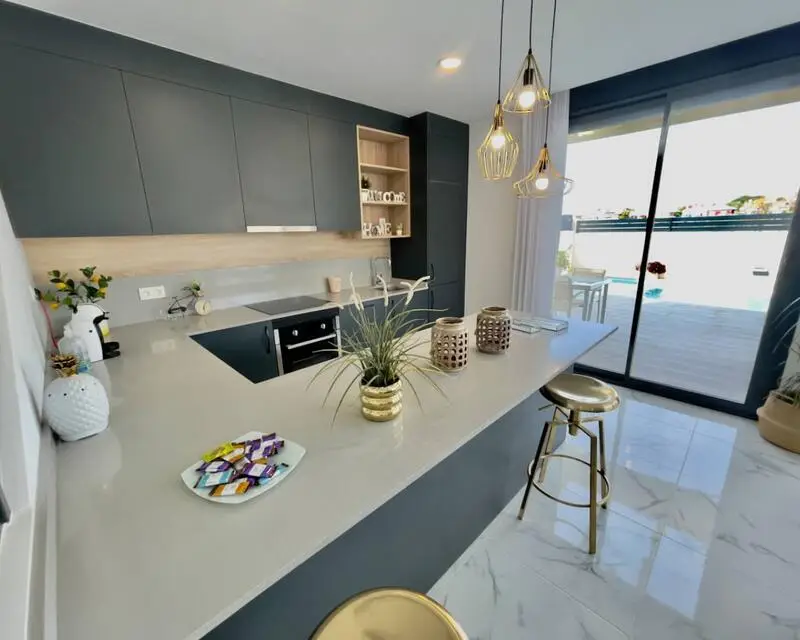 Villa en Venta Los Montesinos 3 Dormitorios 2 Baños Nueva