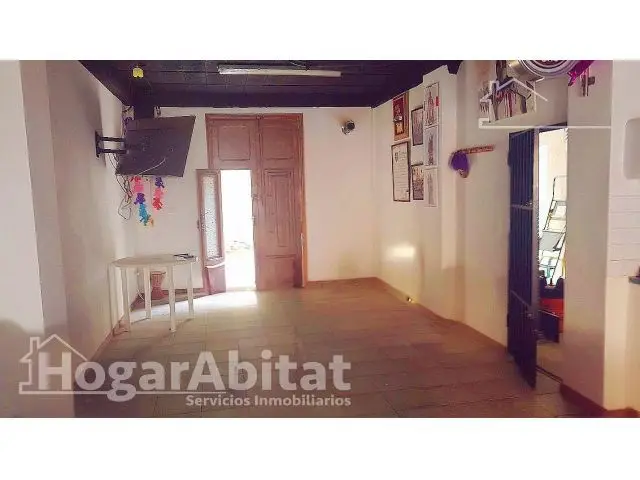 Amplia Casa Luminosa Con Garaje, Dos Terrazas Y Trastero, En El Centro