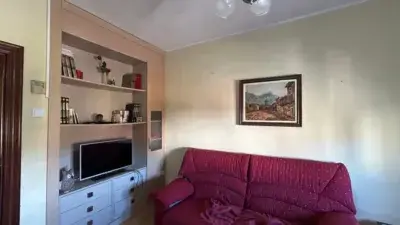 Casa Pareada con Nave Adosada en La Helguera