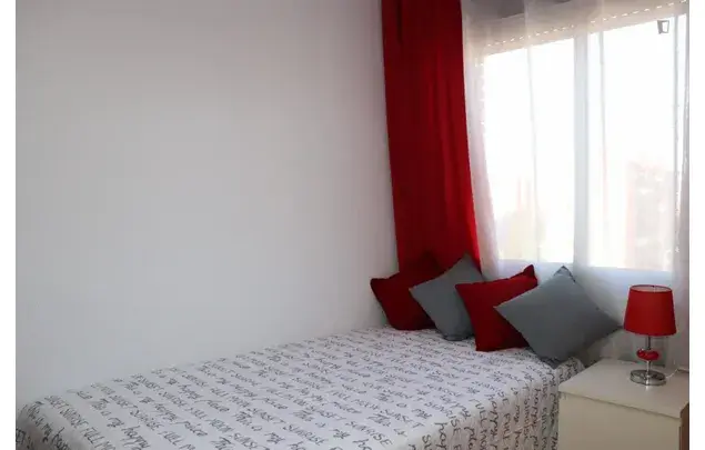 Alquiler Apartamento 6 Dormitorios Alcalá de Henares Estudiantes Trabajadores
