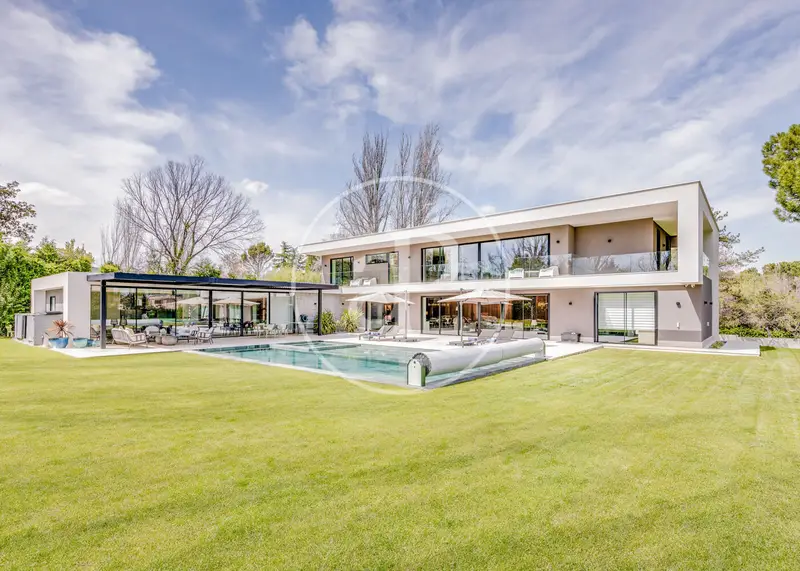 Chalet de Lujo en Somosaguas con Piscina y Espectaculares Vistas