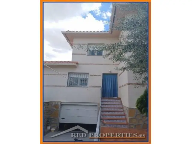 Chalet Pareado con Piscina en Cedillo del Condado