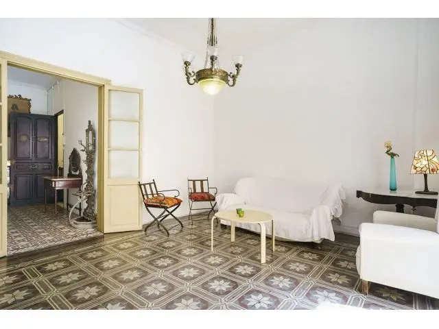 Amplio piso con carácter mallorquín en el centro de Palma Palma de Mallorca