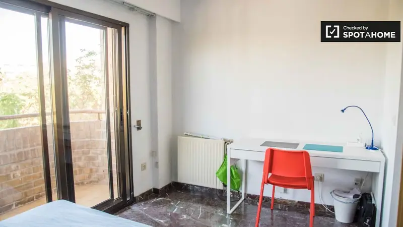 Habitacion en Apartamento para Estudiantes en Algiros Valencia