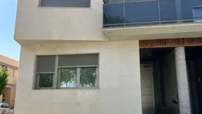 Adosado en Zuera 4 Dormitorios Terraza Bodega Buhardilla Garaje