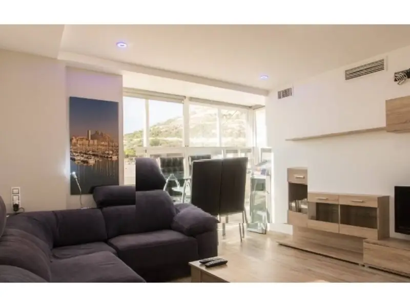 Venta de piso con terraza en Casco Antiguo Alicante