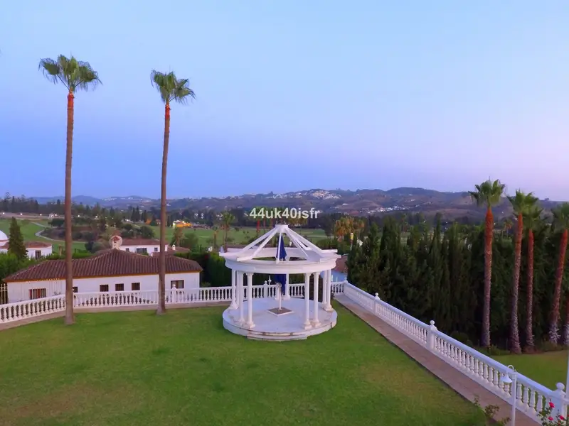 Casa-Villa de 8 Dormitorios en venta Mijas, España