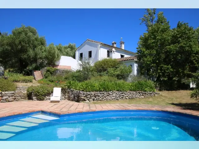 Finca con Casa de Cortijo en Serrania de Ronda