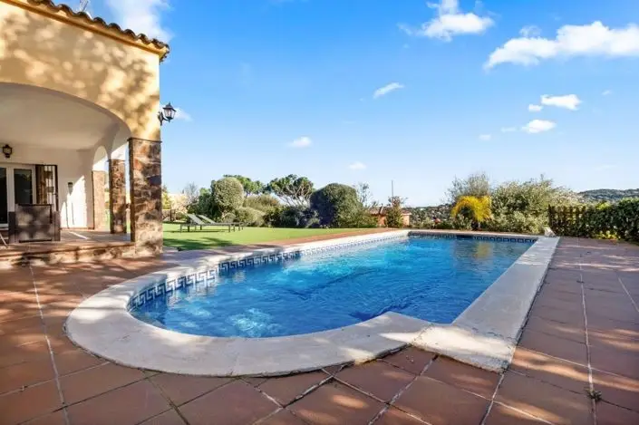 Villa 3 Dormitorios Calonge Piscina Jardin
