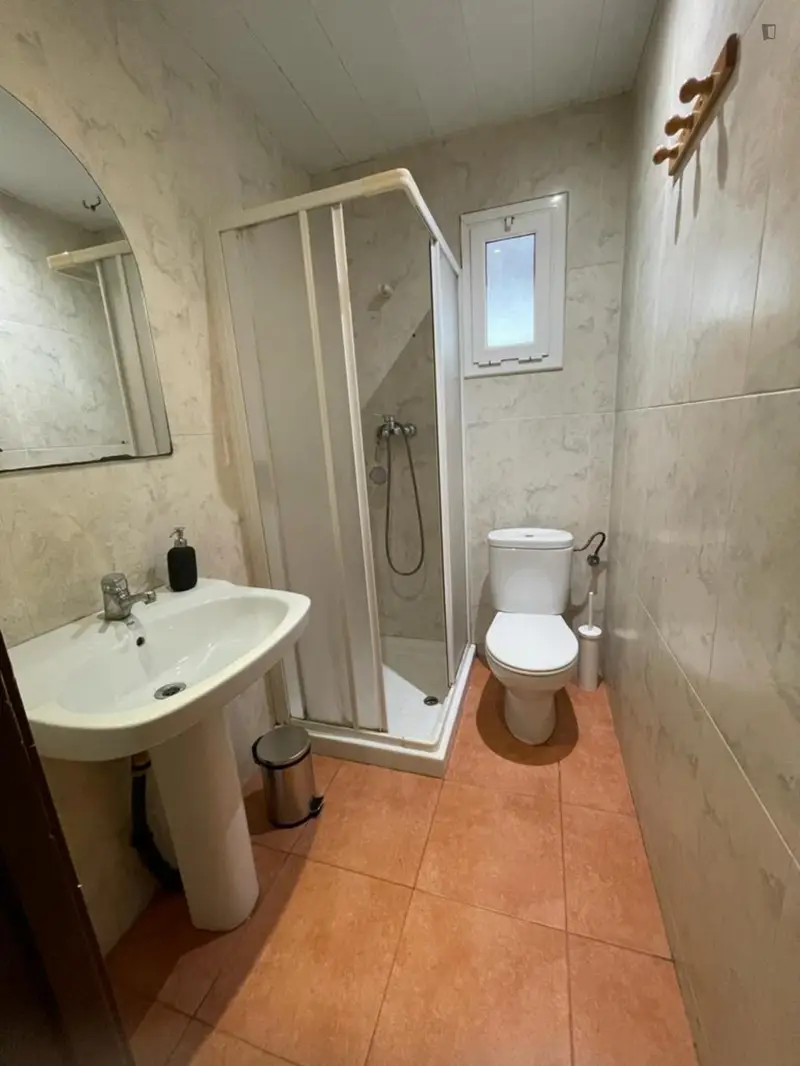Habitacion Doble con Balcon en Ciutat Vella Cerca del Metro Paralelo