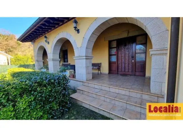 Chalet de Lujo en Venta en Cantabria 5 Habitaciones Piscina Jardin