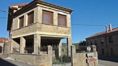 Chalet en venta en Quintanar de La Sierra