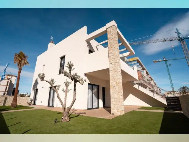 Villas y Casas Adosadas en Pilar de la Horadada Costa Blanca