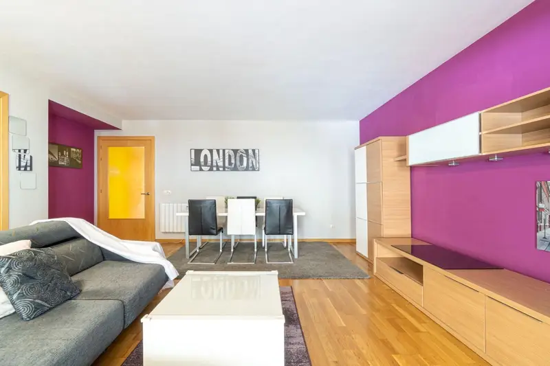 Piso en Venta Peralada 3 Dormitorios 2 Banos Terraza Parking Trastero