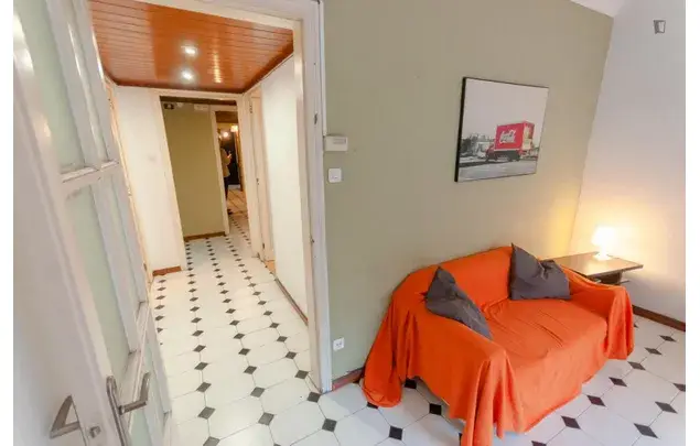 Apartamento 5 Dormitorios Barcelona Estudiantes Zona Moderna