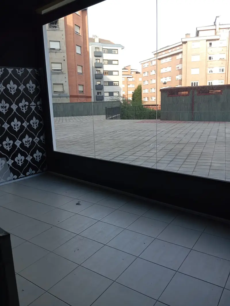 Local Comercial en Venta La Corredoria Oviedo 146m2