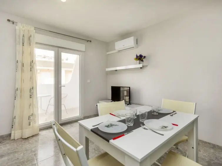 Apartamento con Terraza y Vistas al Mar en Peñíscola