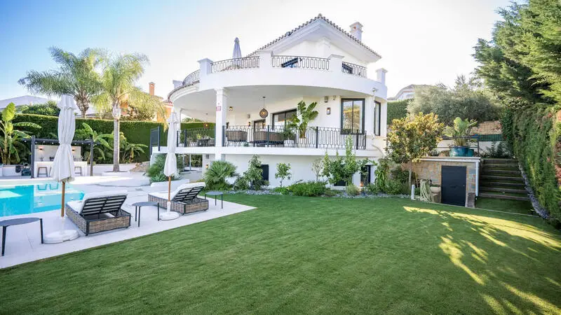 Villa de Lujo en La Quinta Malagafamilias