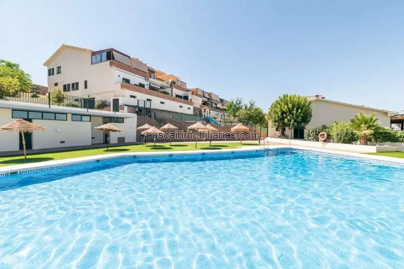 Piso en venta en Jun con terraza y piscina