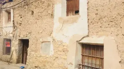 Casa y Solar en Calle Iglesia 15