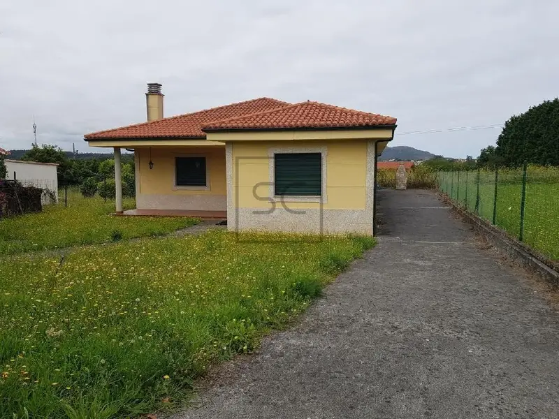 Chalet en Venta Lago Valdoviño con Piscina y Barbacoa