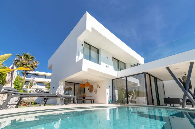 Villa Moderna Lujo 4 Dormitorios Atalaya Isdabe Costa del Sol