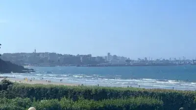 Chalet en venta en Bastiagueiro con vistas a la playa
