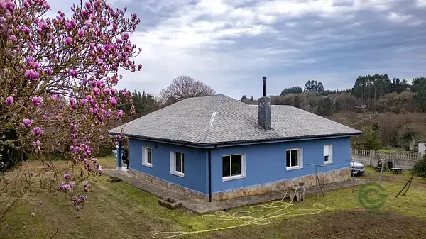 Chalet en Begonte Lugo con Garaje y Horno de Alfareria