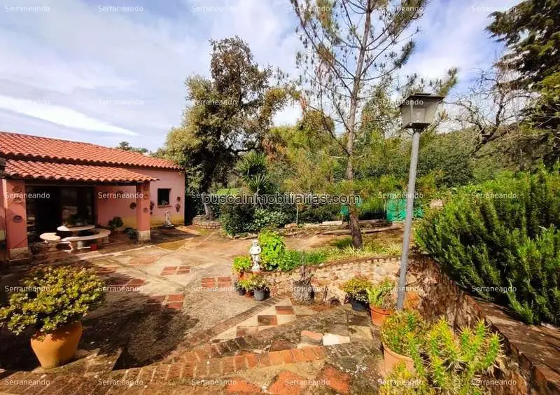 Casa en Venta en Aroche  197m2  Terreno 446m2 Piscina