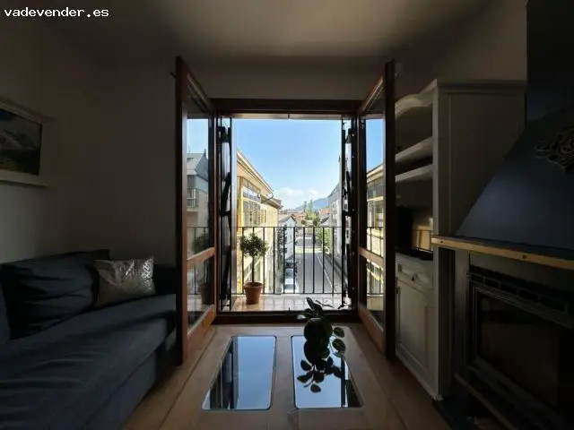 Apartamento con Chimenea y Vistas en Biescas