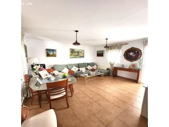 ACOGEDORA VIVIENDA UNIFAMILIAR DE DOS PLANTAS EN LA LOCALIDAD DE BURGUILLOS, SEVILLA. Burguillos de Sevilla