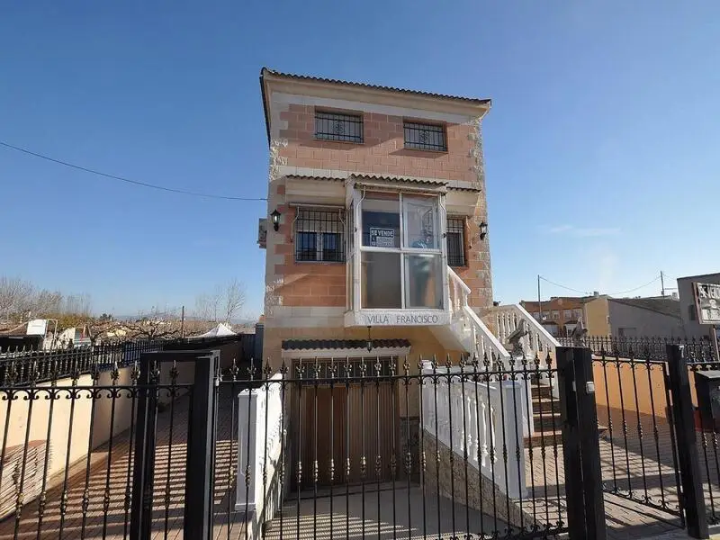 Villa de 4 Dormitorios cerca de Villena