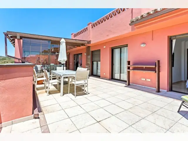 Piso de 3 Dormitorios en venta Casares, España