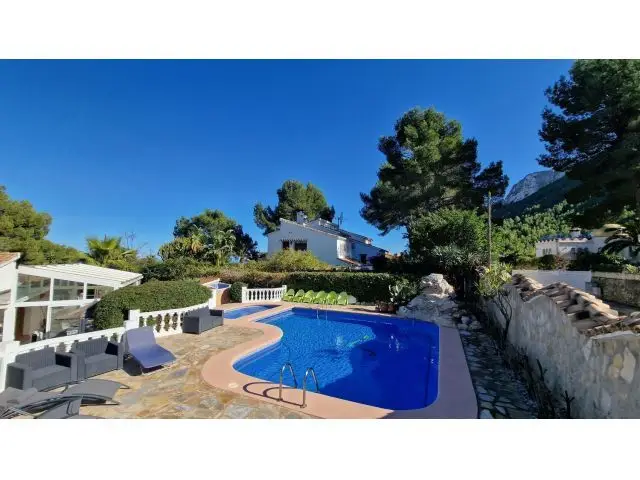 Chalet con Vistas al Mar en Denia