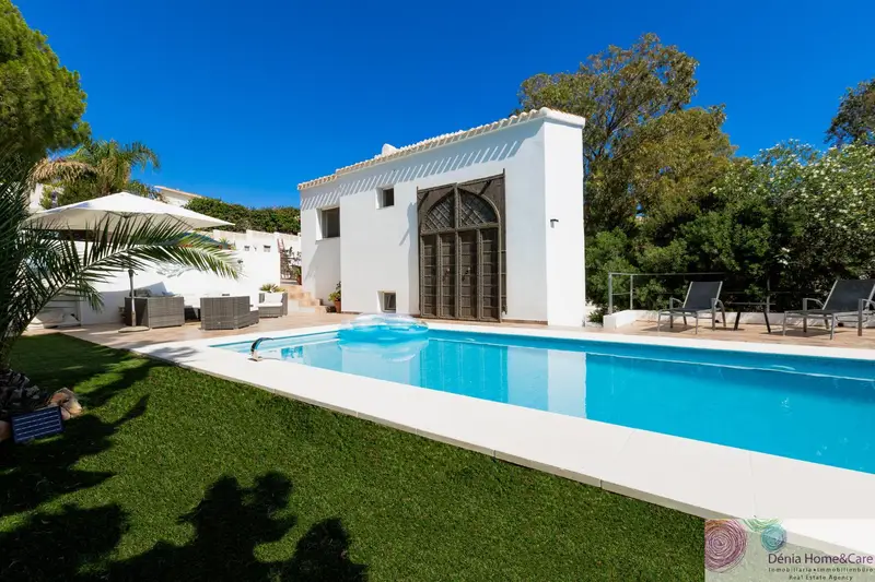 Villa en D	

enia con Piscina y Terraza
