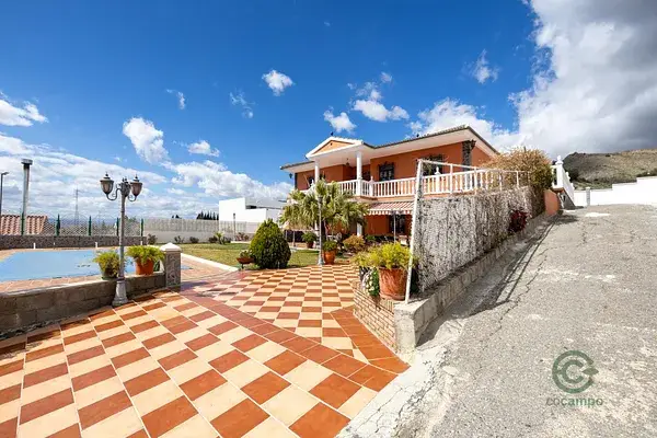 Casa en Atarfe con Piscina y Jardin - 4 Dormitorios