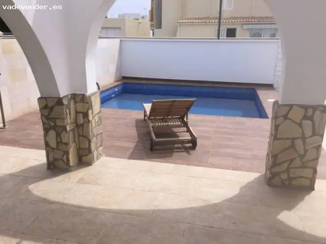 Chalet con Piscina Privada a 150m de la Playa en Vera Playa