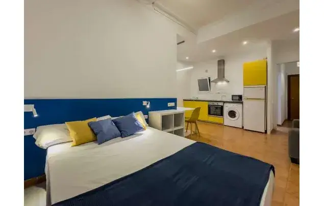 Apartamento 70m2 Barcelona Centro Amplio Dormitorio Aire Acondicionado