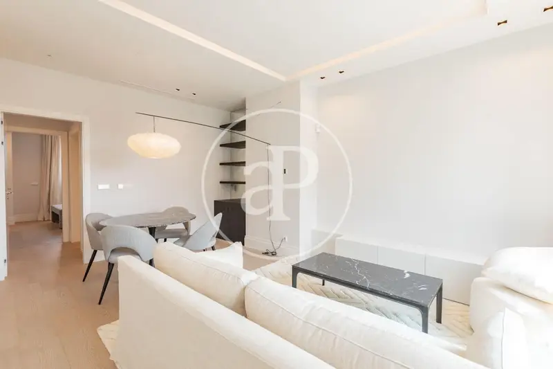 Apartamento en alquiler en Almagro, Madrid ciudad, Madrid